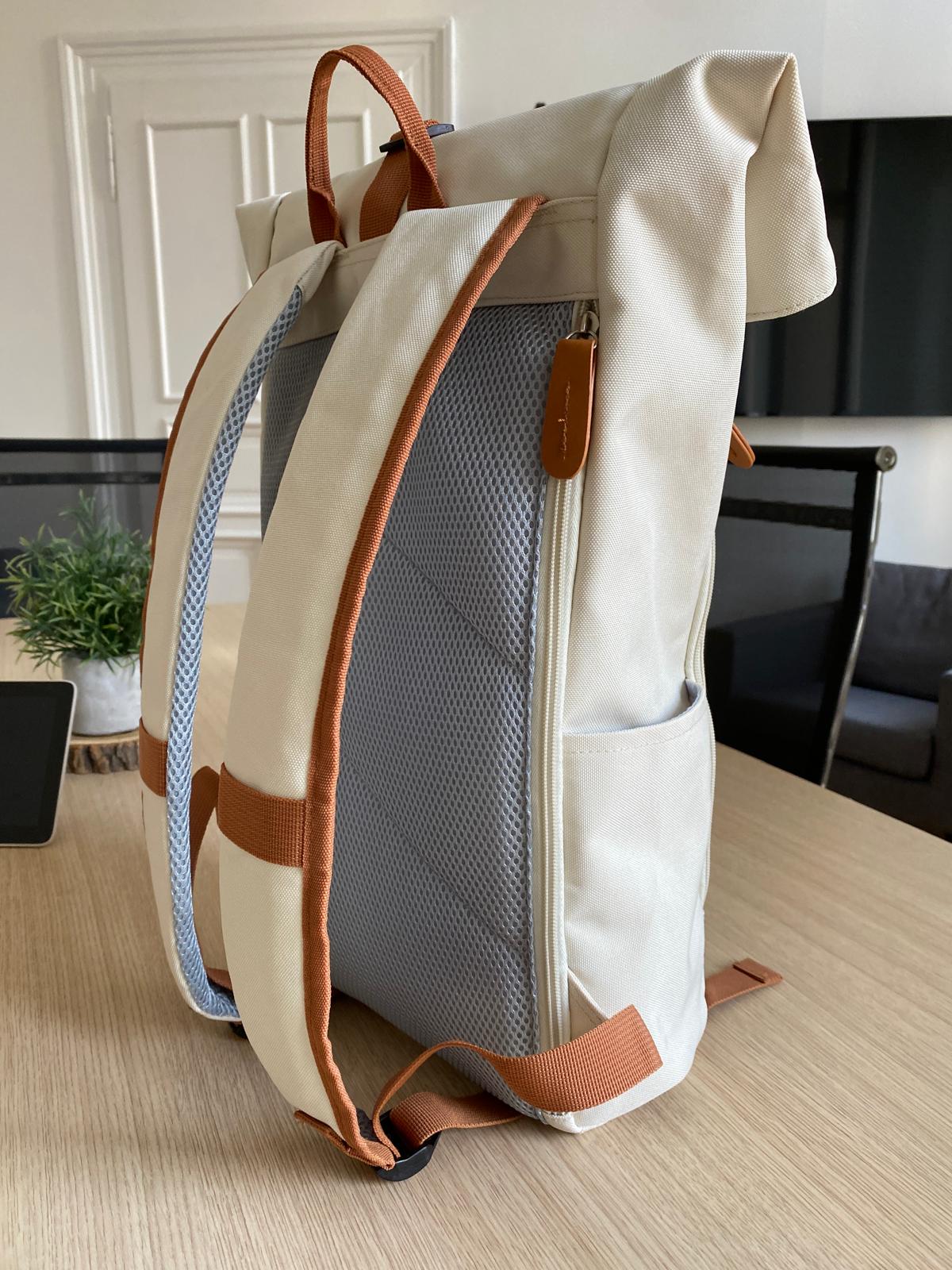 Eleganter Rolltop Rucksack für die Arbeit beige Damen – Le Monaco Seitenansicht
